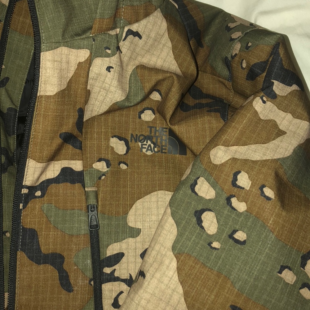 CAMO NORTH FACE JACKET - Picture 2 of 2